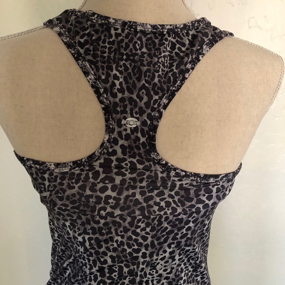 Athletic top - Picture 2 of 3